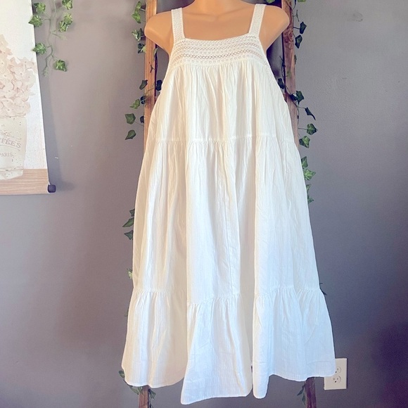 RUFFLED square neck Maxi Dress With flowing body and thick straps NWT - Picture 4 of 8